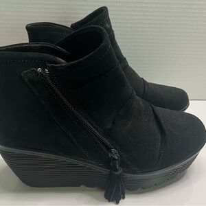 SKETCHERS Black Wedge Ankle Boots sz8.5